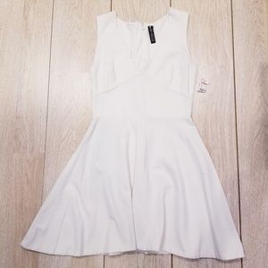 Design Lab Lord & Taylor White SLeeveless A Line Dress Medium